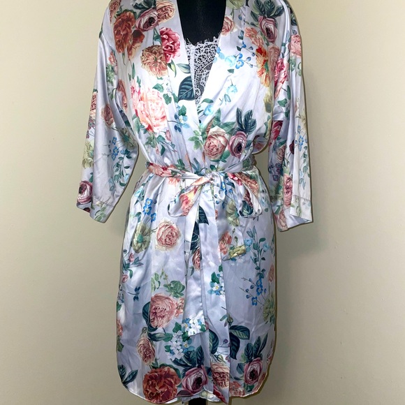 4 piece light blue floral satin set top/shorts/dress/robe - Picture 2 of 9